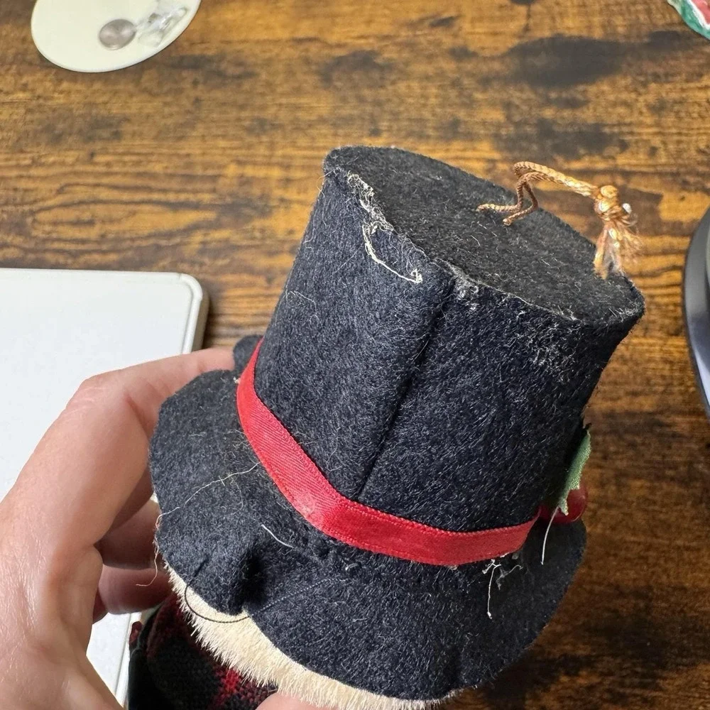 Vintage‎ Victorian Caroler Head Christmas Ornament Top Hat Plaid Scarf Singing